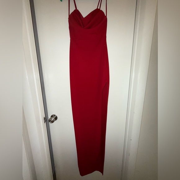 Windsor Long Red Dress - Picture 1 of 3